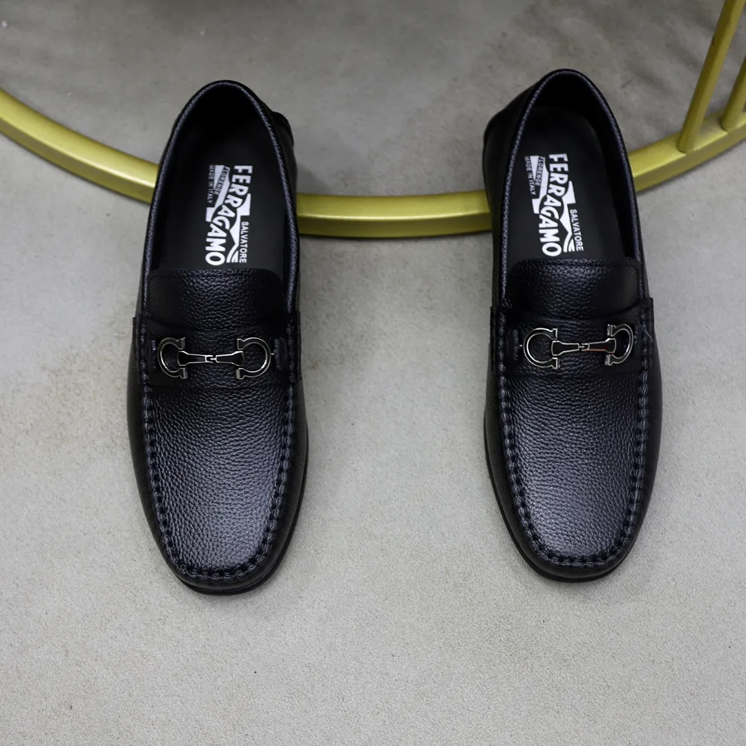 Men's shoes: 260🙅‍♂️🙅‍♂️🙅‍♂️Niuli Brand: Ferragamo Standard code: Men's code 38/44 (45 customized) Grade: Same as the official website Material: Original imported cowhide leather lining Original wear-resistant lightweight outsole Style category: Men's casual slip-on shoes Distinguished luxury brand elements top luxury Color: Actual picture color